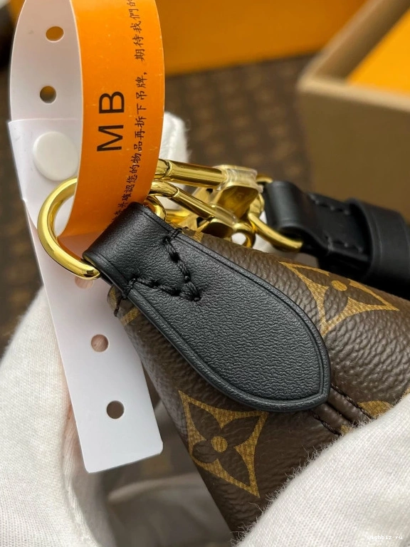 WIS BOULOGNE LOUIS VUITTON 0712